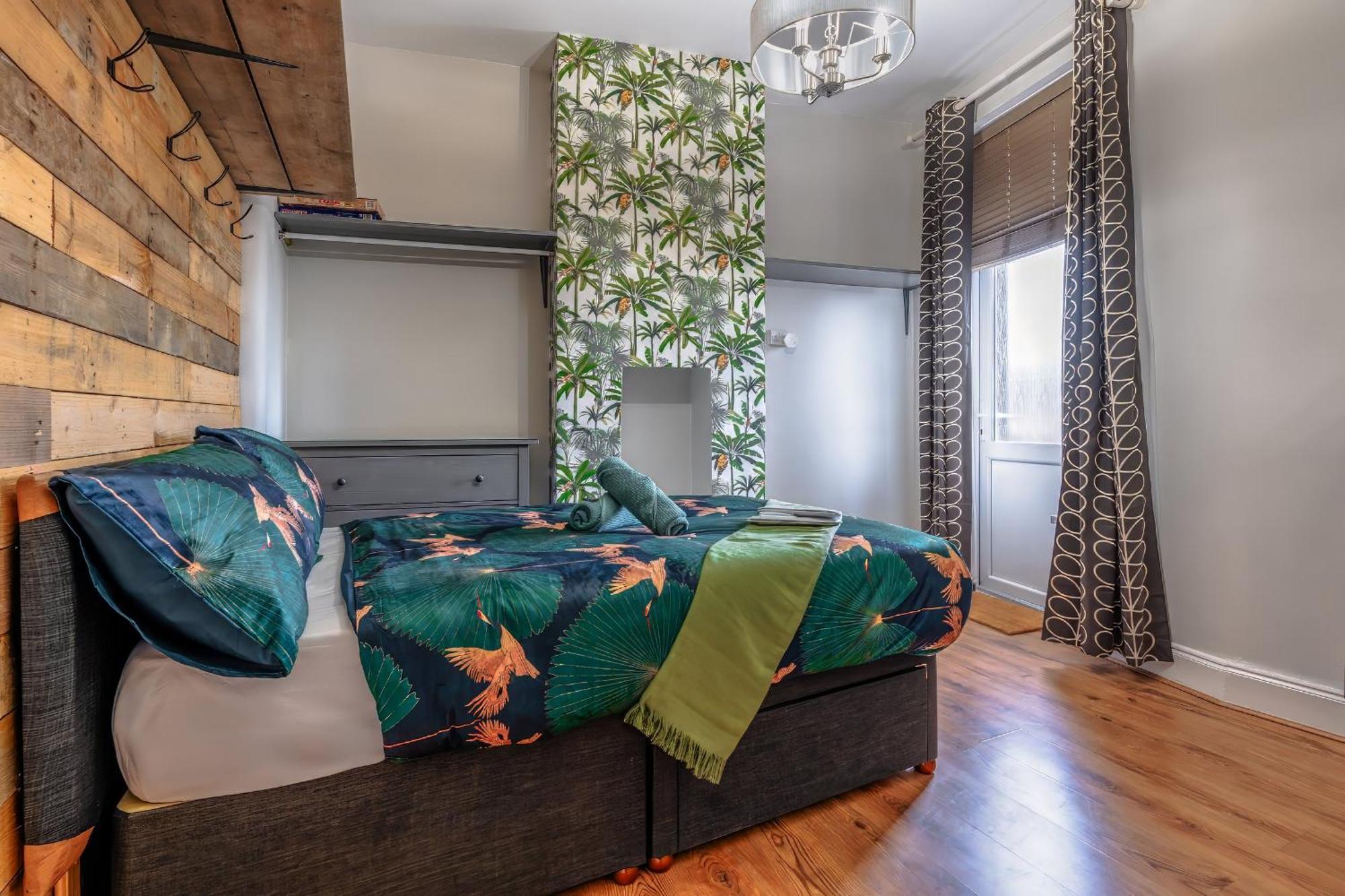 Modern Serviced Apartment: Views Of Village Center Bristol Eksteriør billede