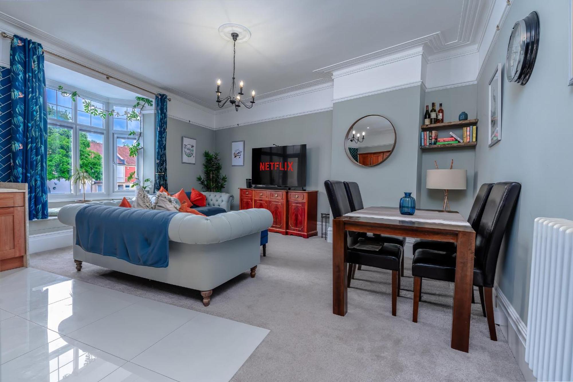 Modern Serviced Apartment: Views Of Village Center Bristol Eksteriør billede